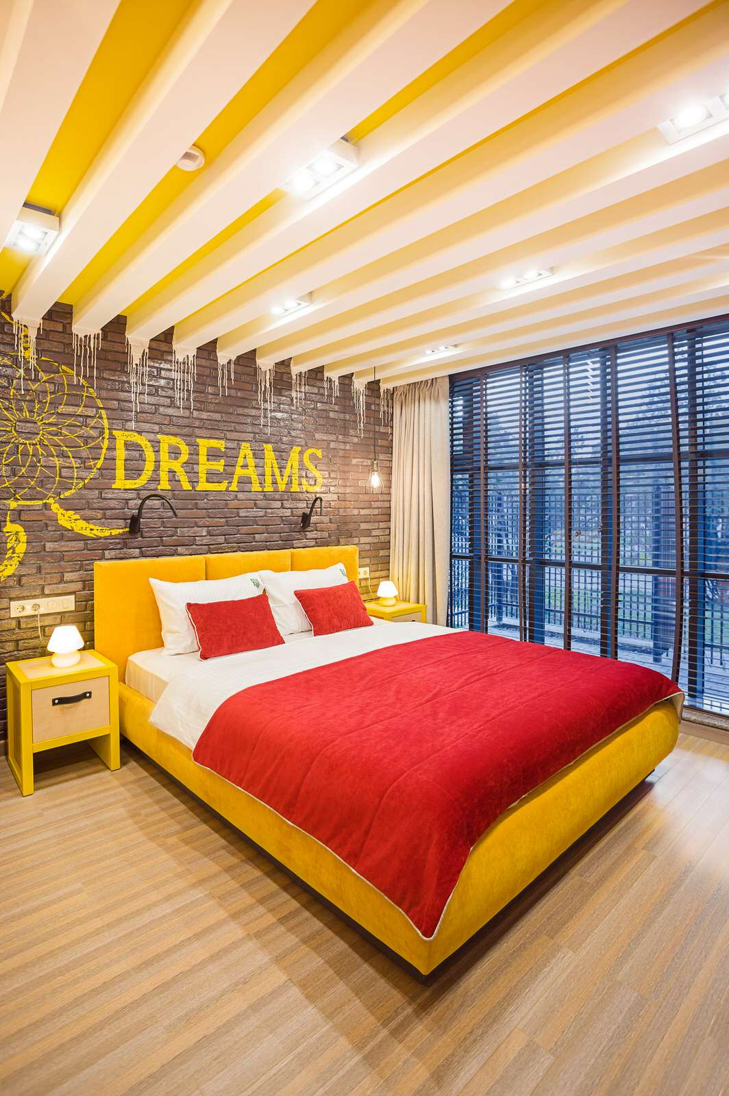 Обложка проекта: Green theatre boutique hotel