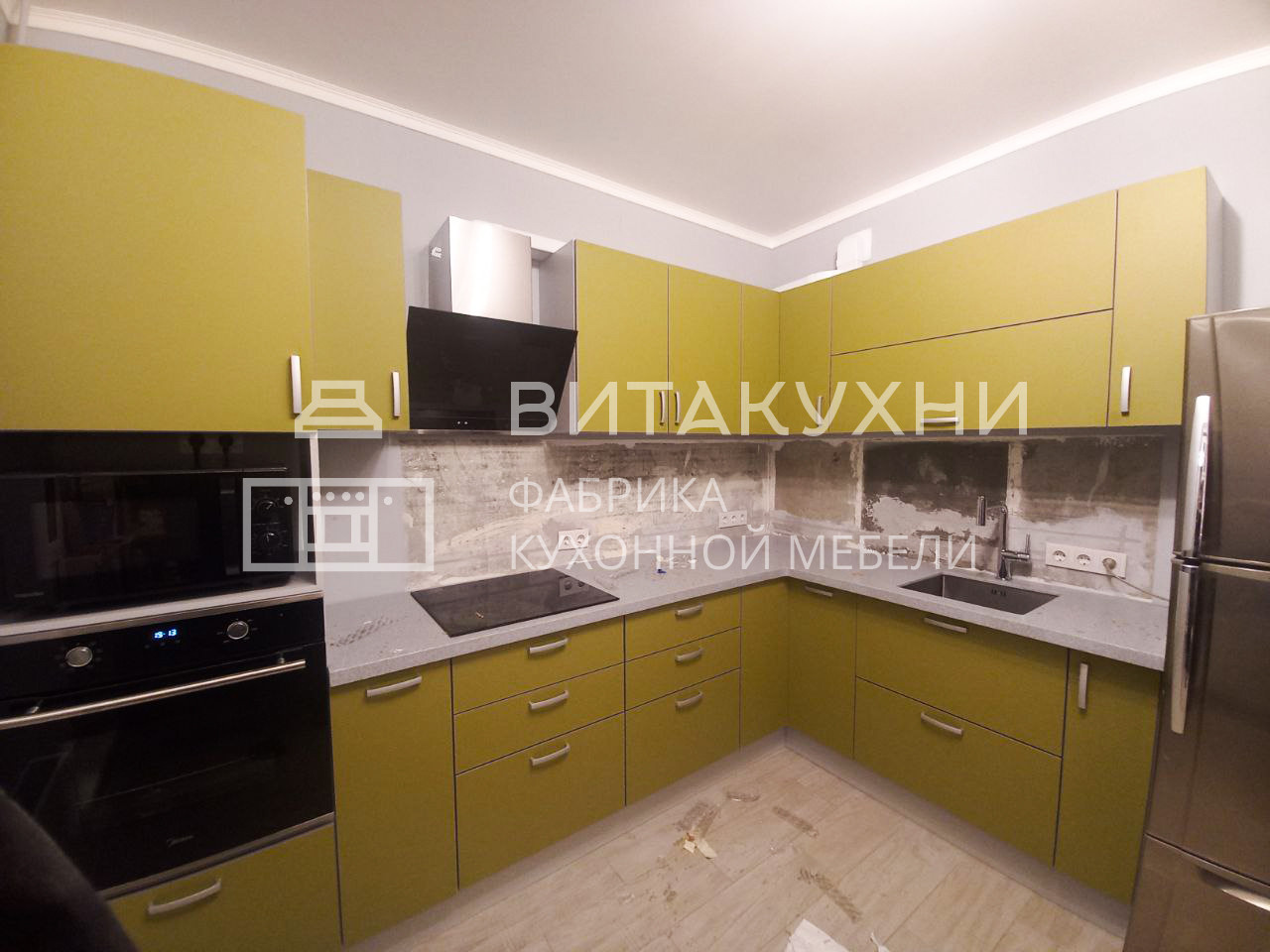 Желтый угловой кухонный гарнитур