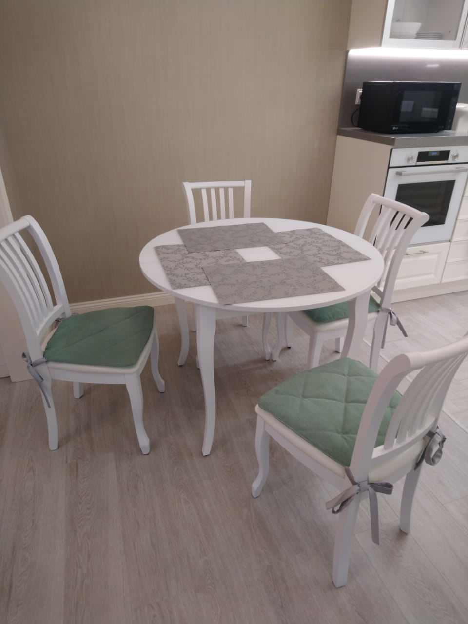 акцент на изумрудный