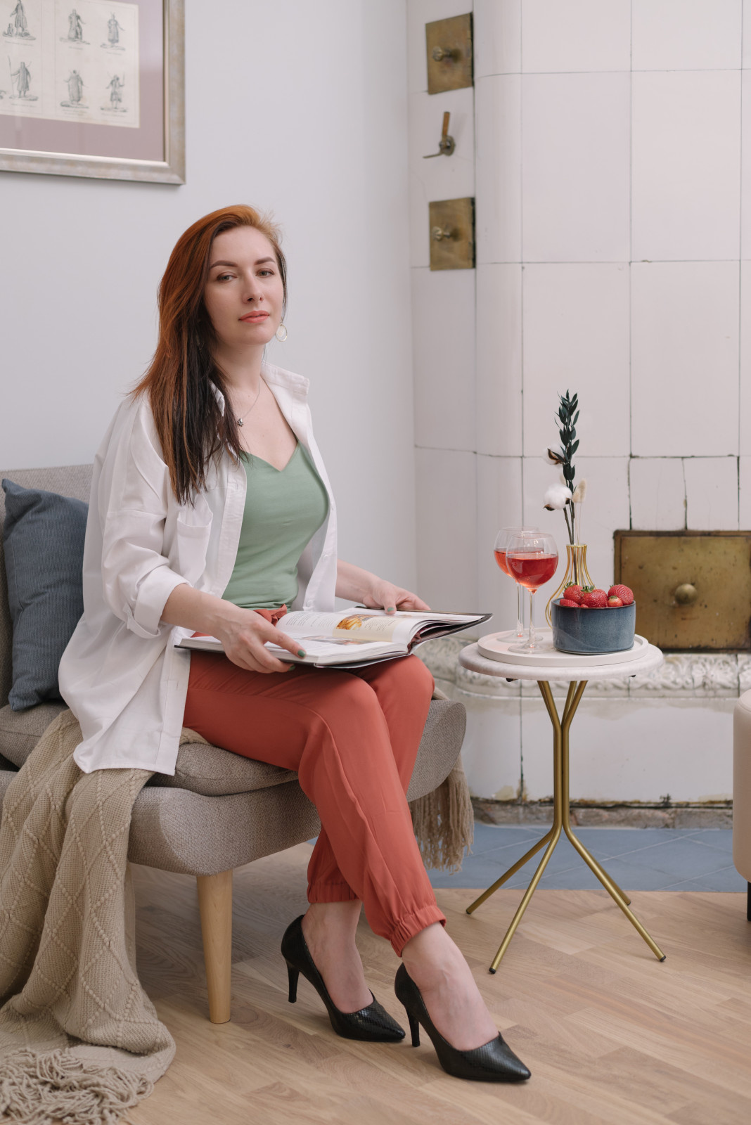 Реализация проекта в старом фонде СПб, квартира с камином.