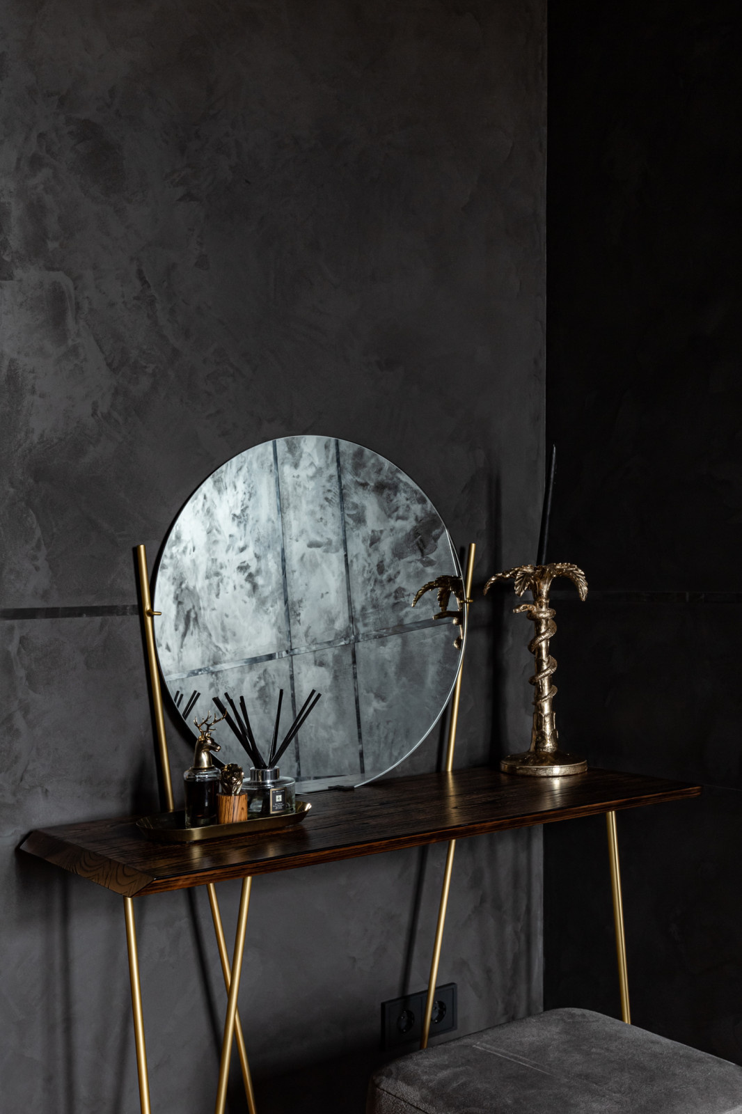 Черный интерьер 66м.кв.