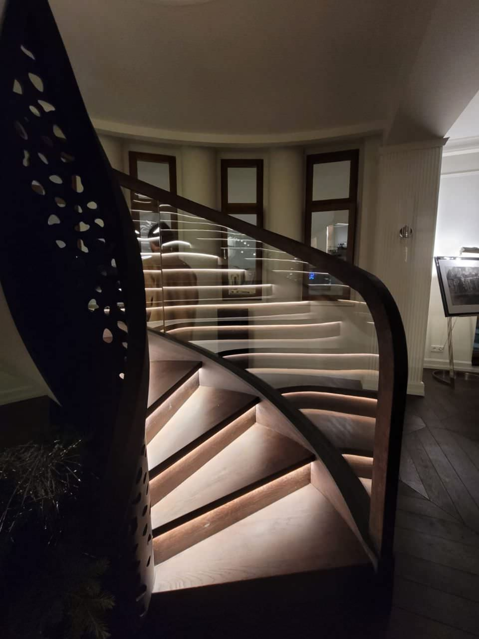 Спиральная Лестница Крестовский de luxe