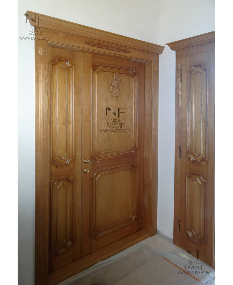 WOODEN ELITE DOORS WITH DECORS