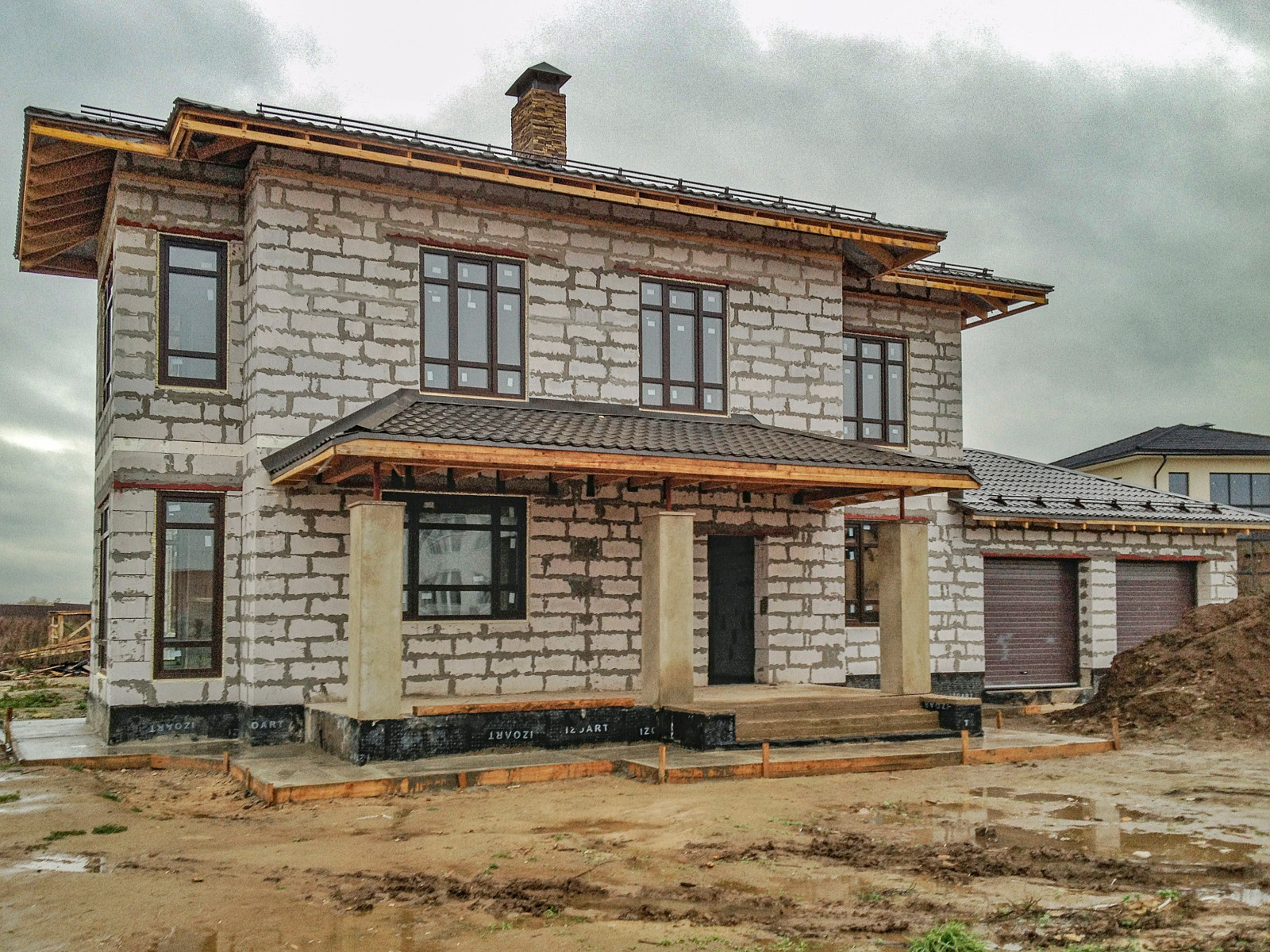 Остекление коттеджа в Малаховке окнами REHAU.