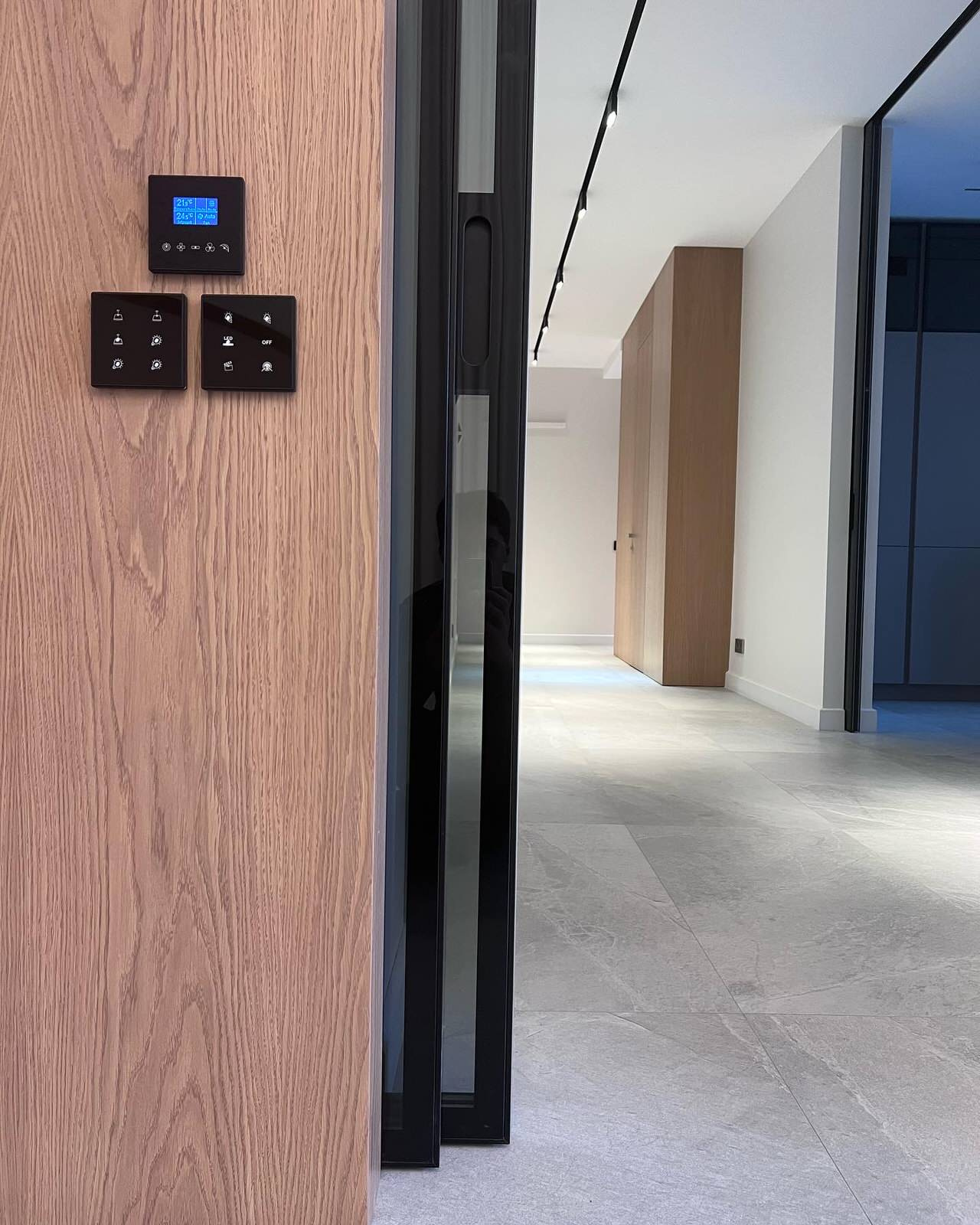 KNX smart home on Zennio