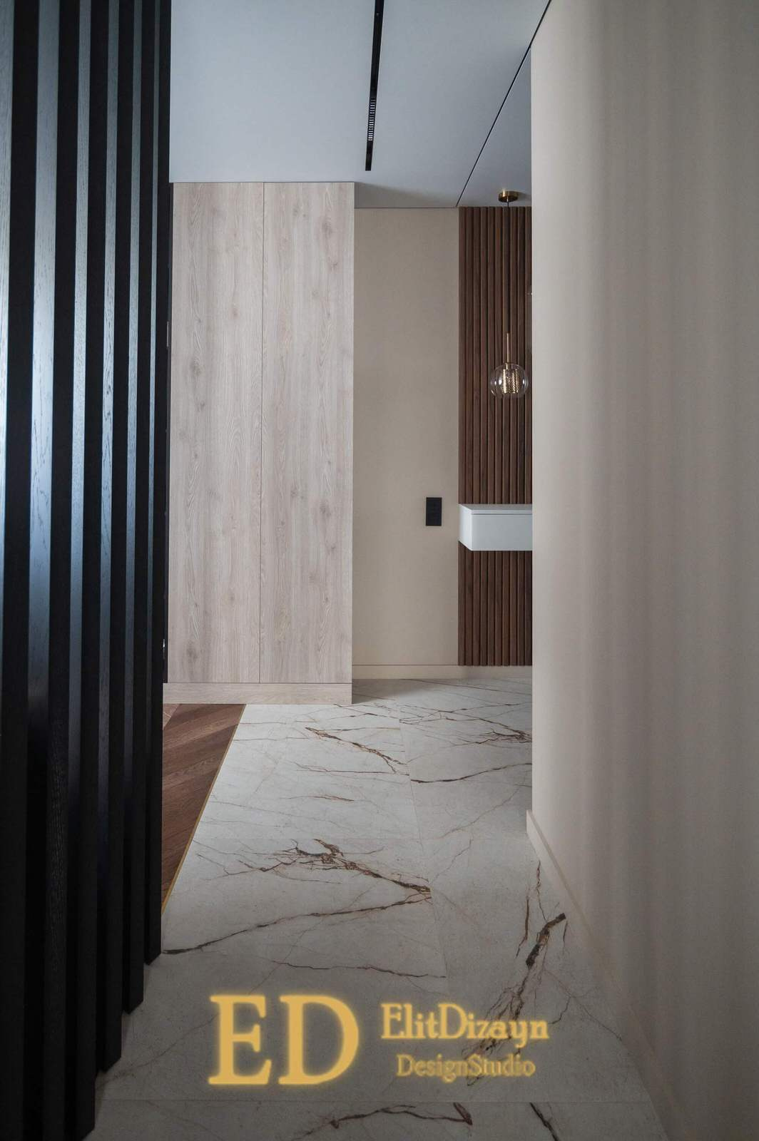 Современная квартира (прихожая)