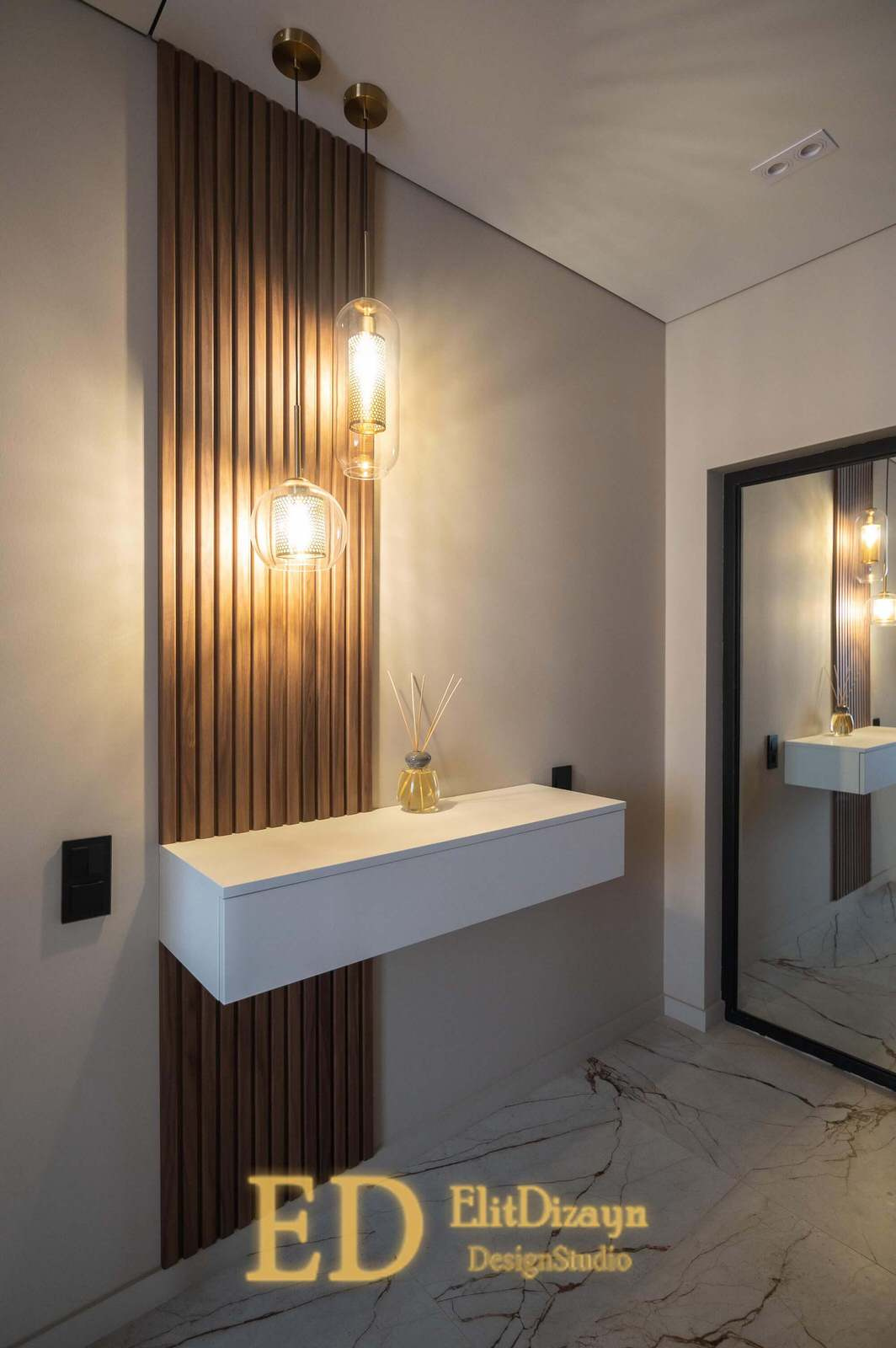 Современная квартира (прихожая)