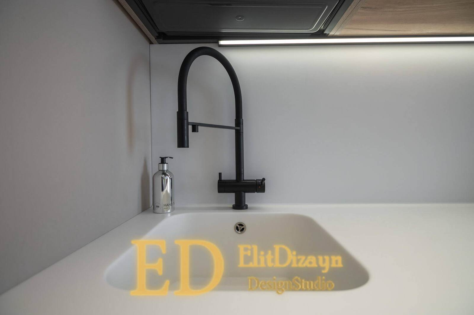 Современная квартира (кухня)