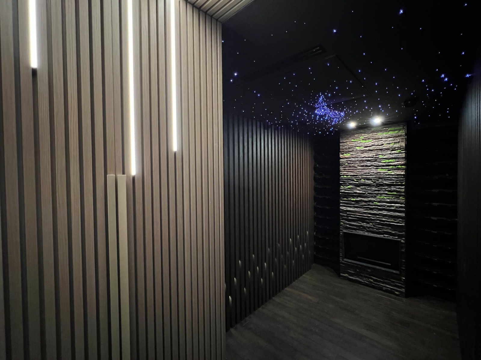 Баффели с подсветкой, скрытые двери с подсветкой