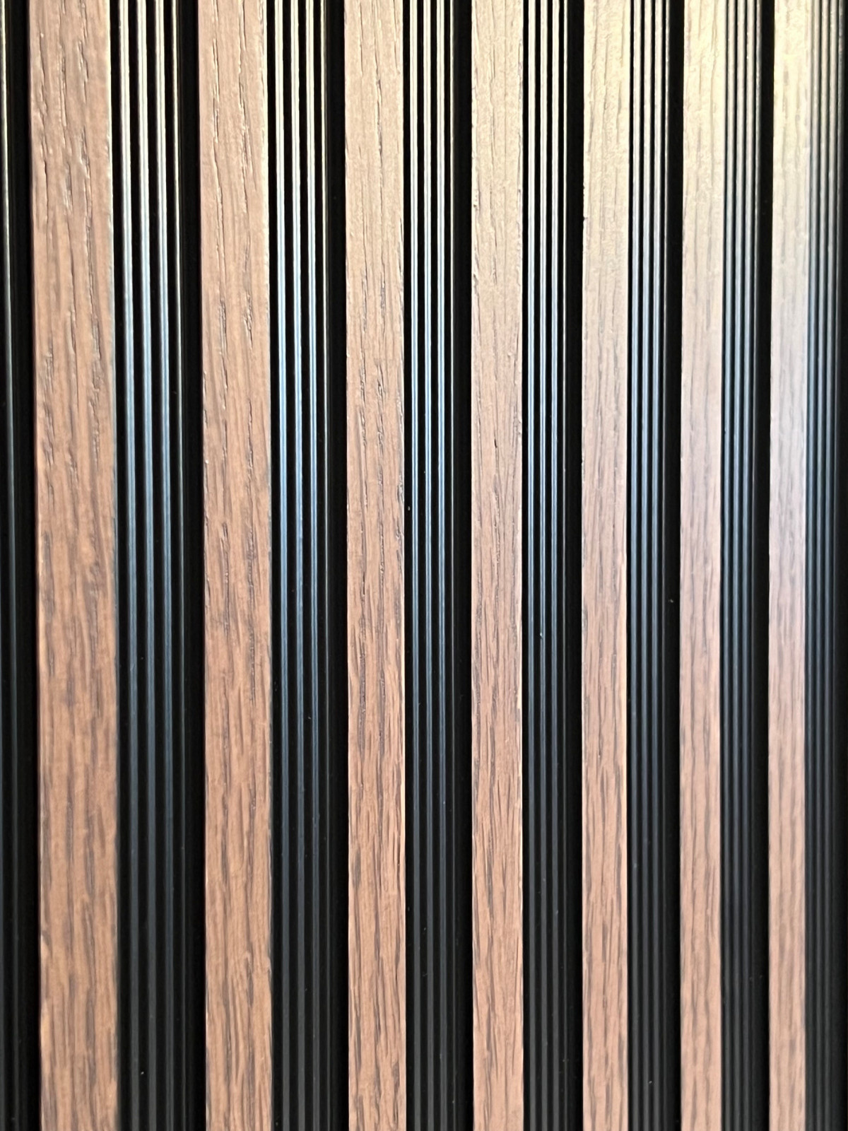 Панелирование спальни