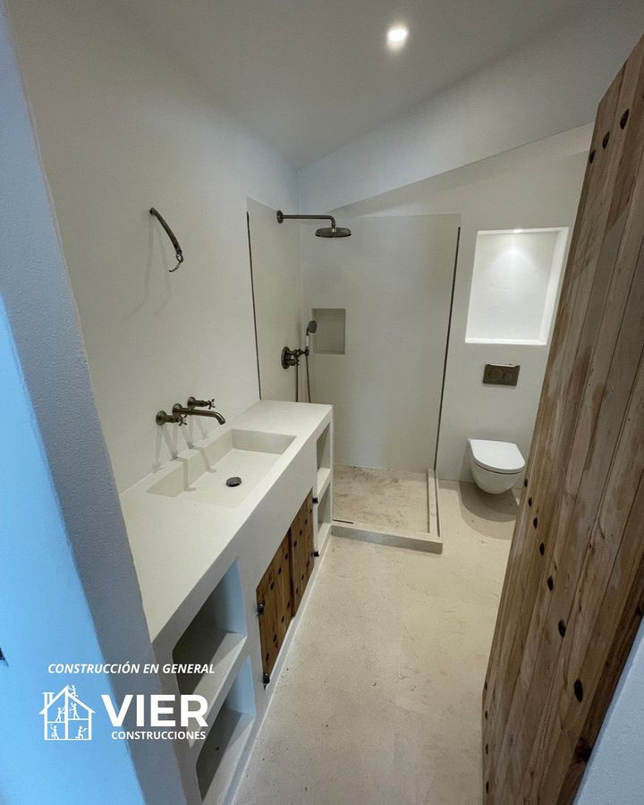 Обложка проекта: Realizamos una cuidadosa remodelación del apartamento y agregamos un baño donde