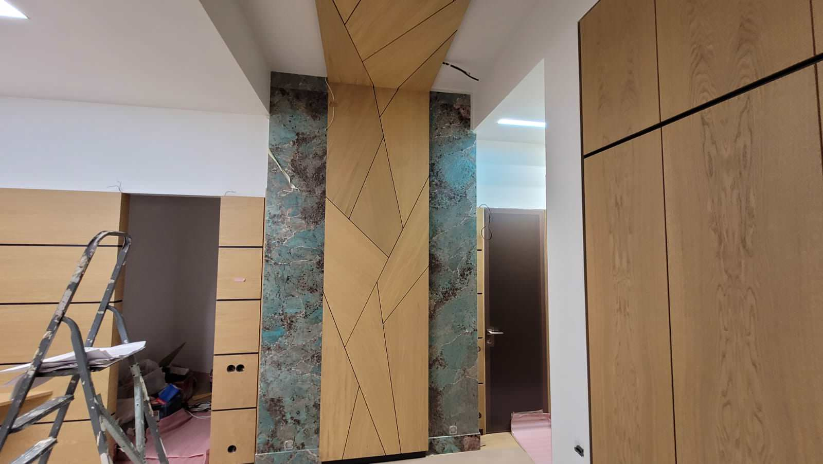 Панели и мебель. Отделка квартиры на Тореза.