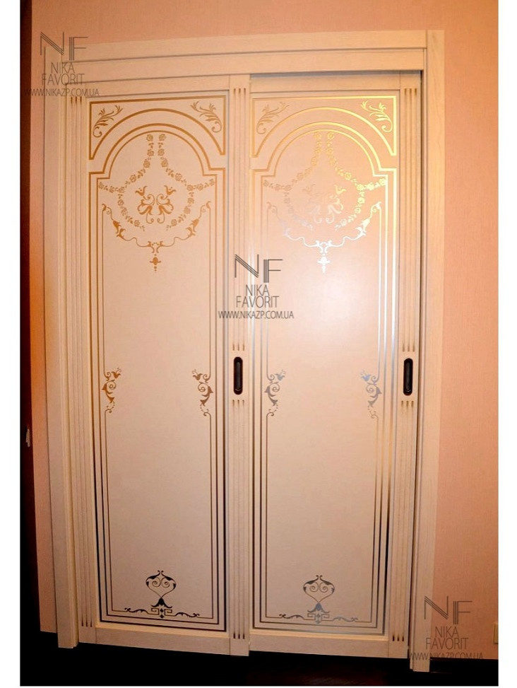 WOODEN SLIDING DOORS WITH DECORS