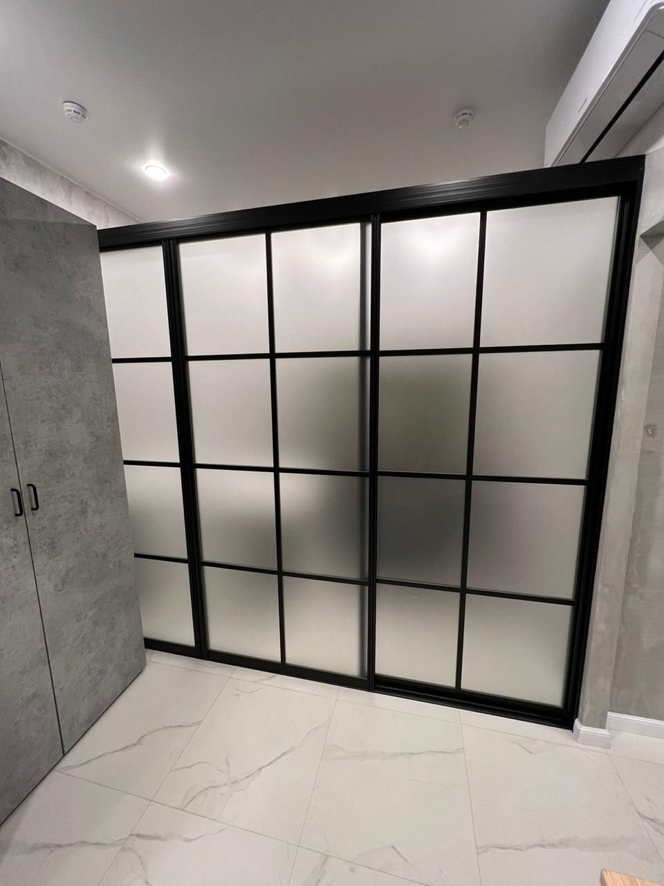 Лофт перегородка в салон красоты