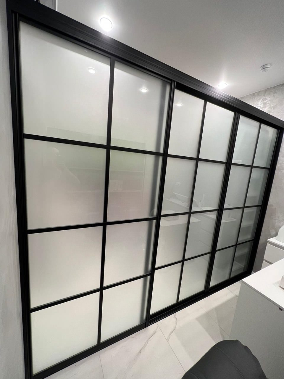 Лофт перегородка в салон красоты