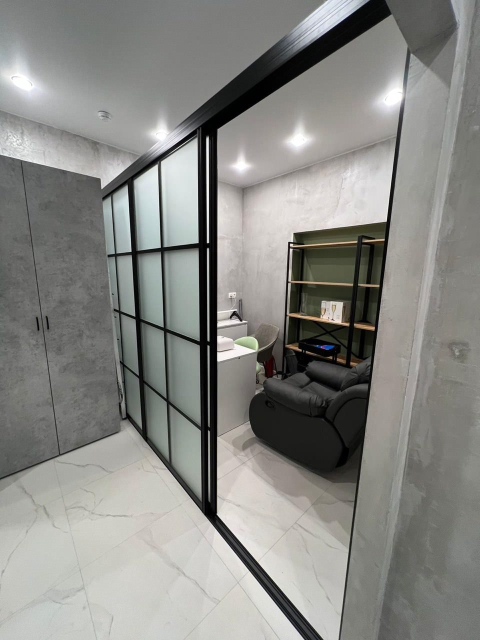 Лофт перегородка в салон красоты