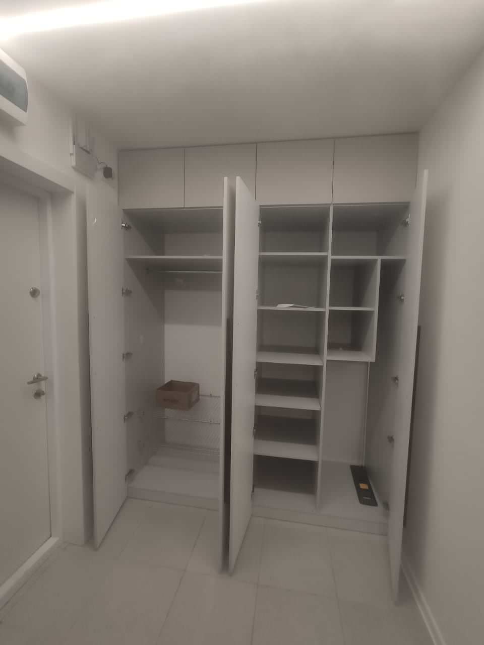 Шкаф в прихожую