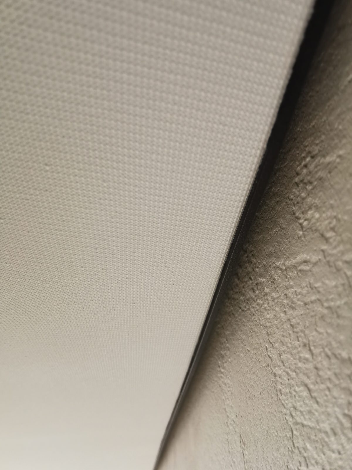 Монтаж тканевого потолка. Вешки