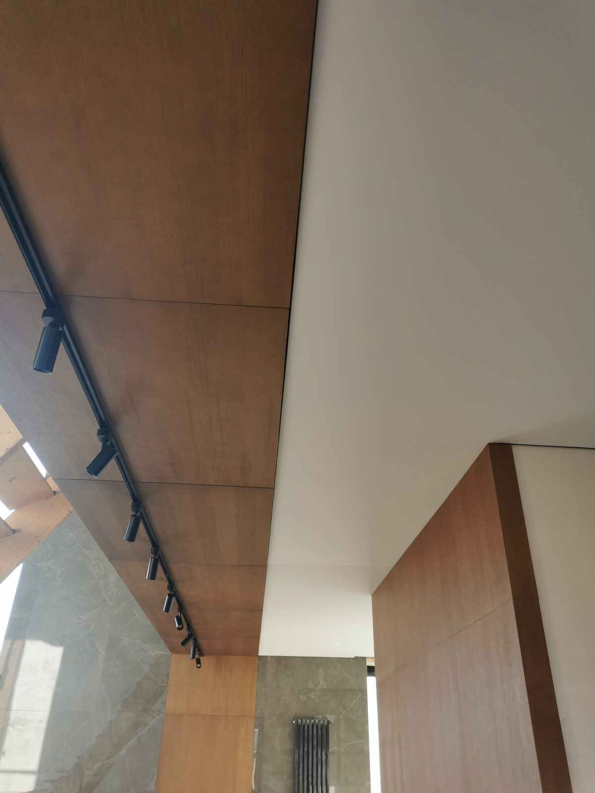 Монтаж тканевого потолка. Вешки