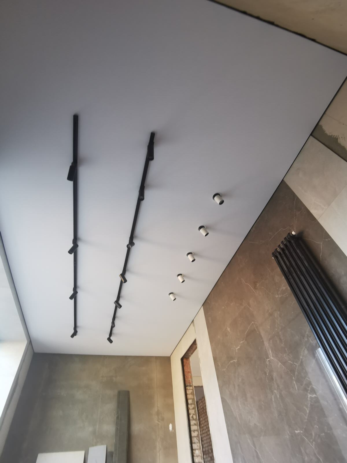 Монтаж тканевого потолка. Вешки