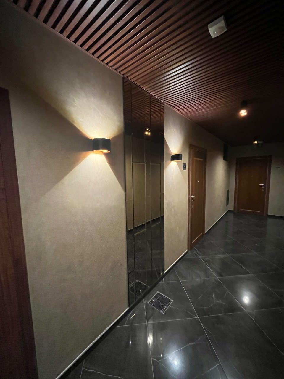 Зеркальное панно