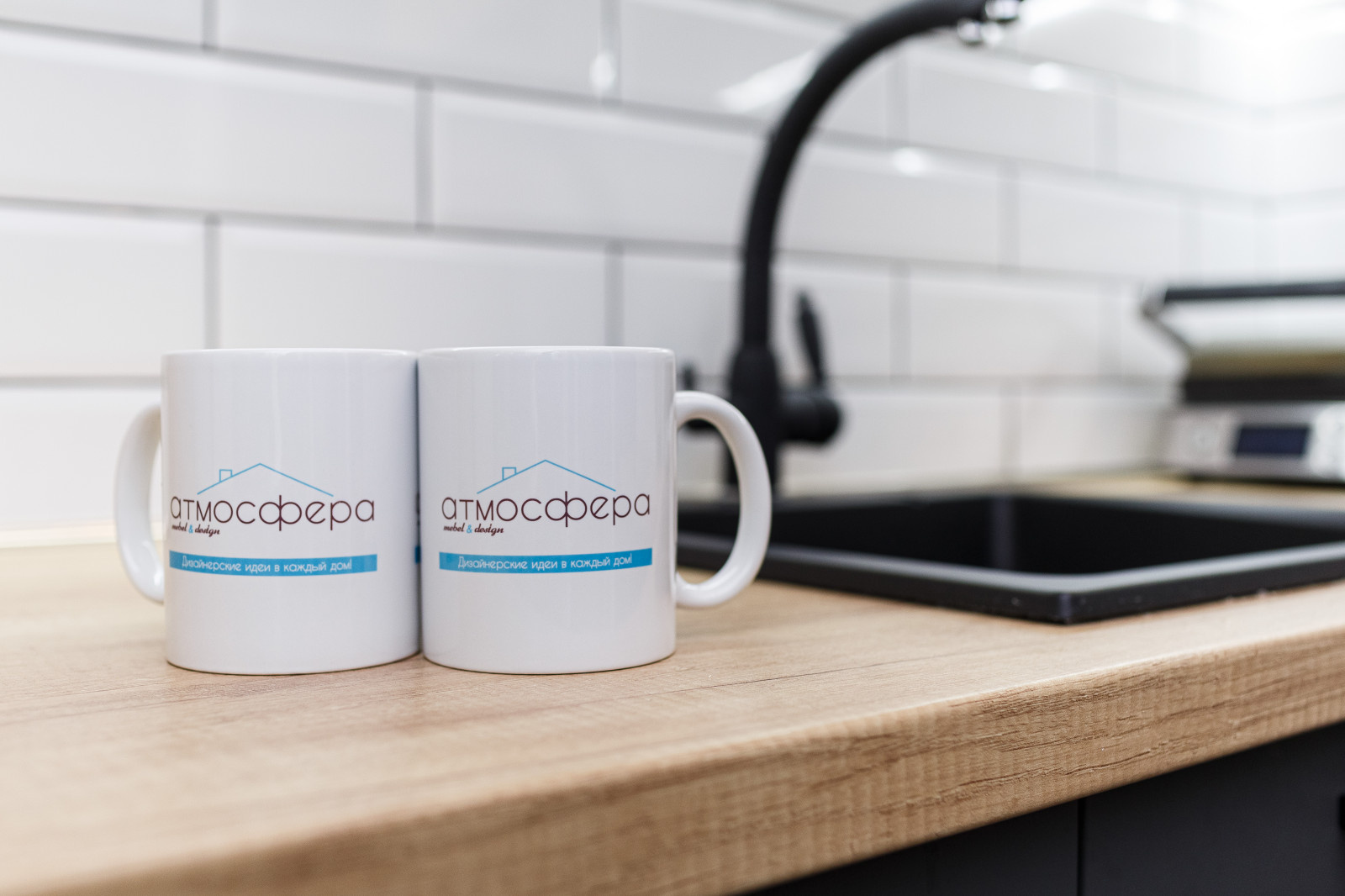 Кухня современная в двух цветах