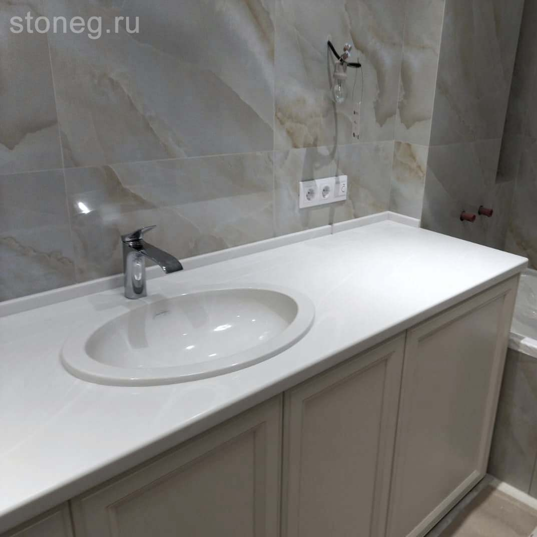 Мраморная столешница из камня Corian для ванной