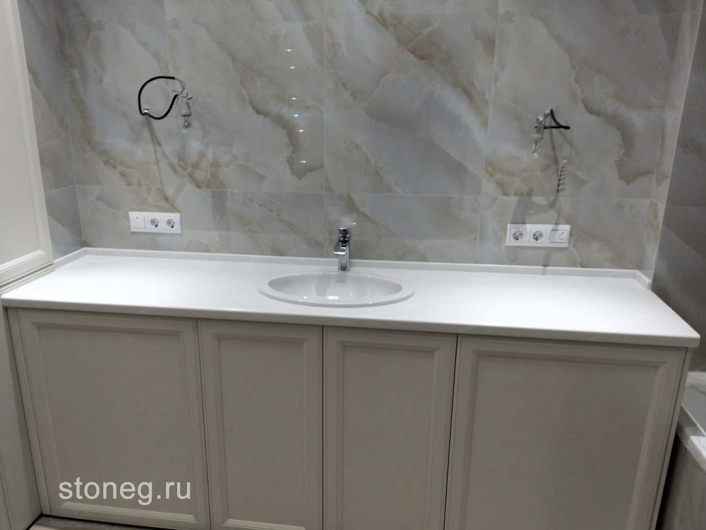 Мраморная столешница из камня Corian для ванной