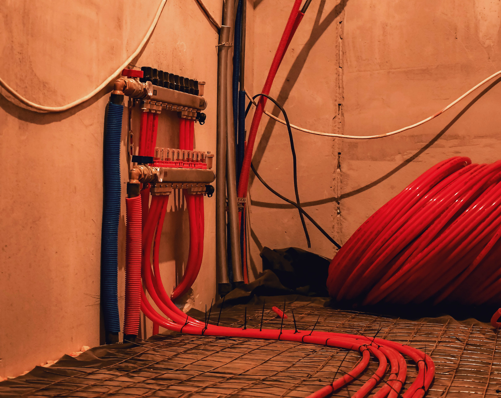 КП Клязьминский парк - монтаж тёплого пола, механизированная стяжка