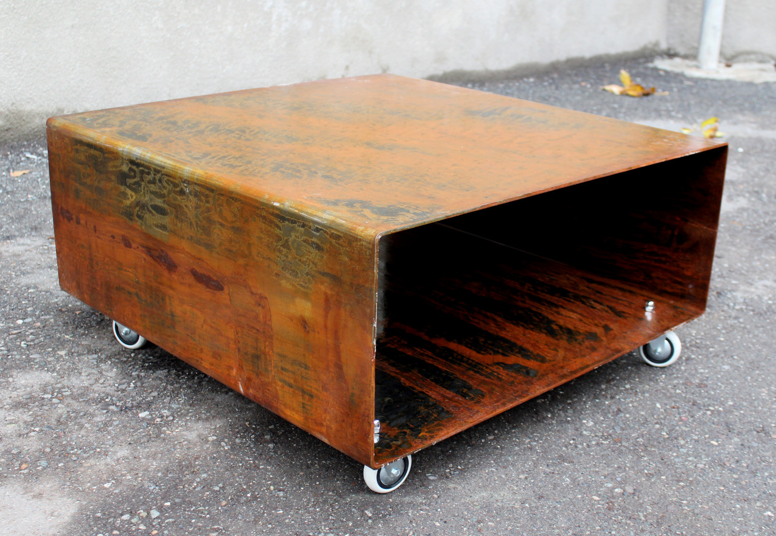 FURNITURE AND DECOR