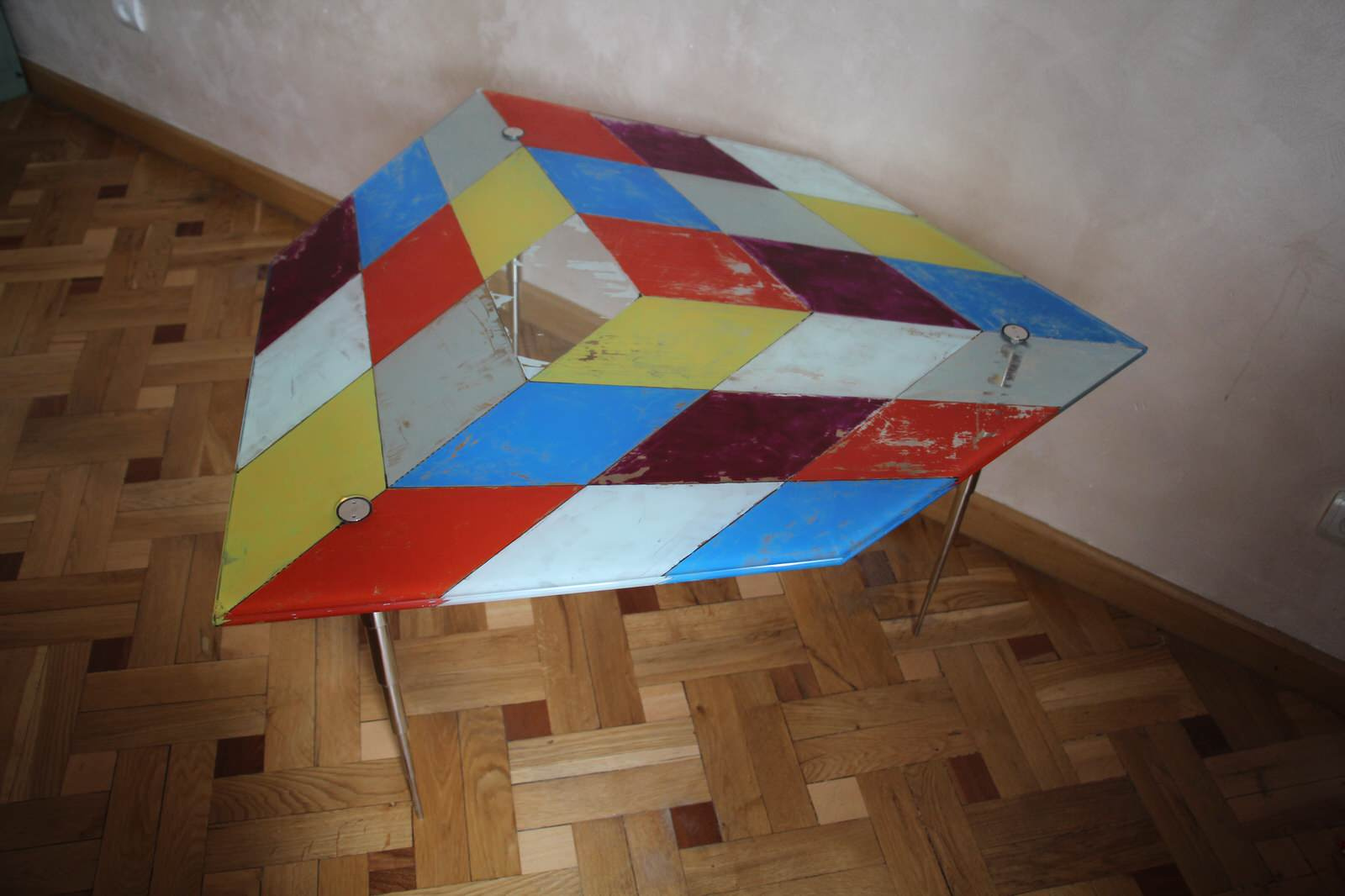 FURNITURE AND DECOR