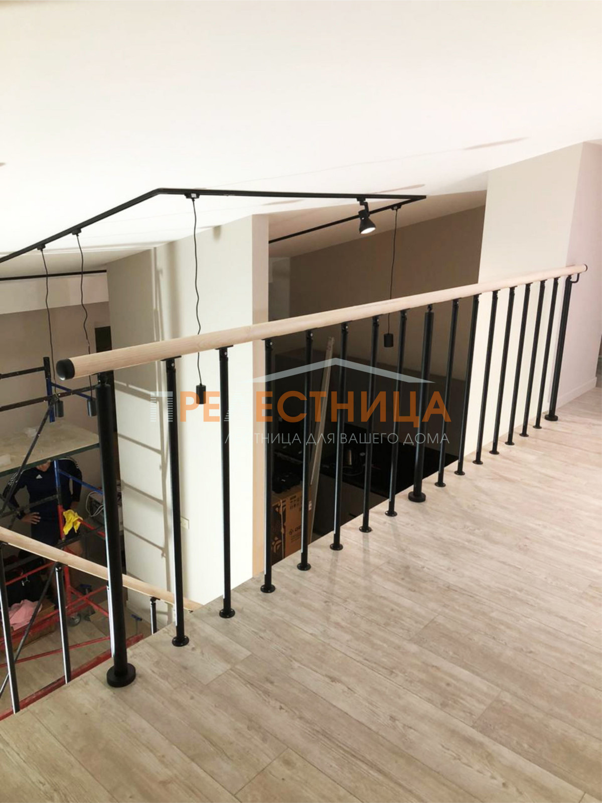 Стильная модульная лестница в квартиру