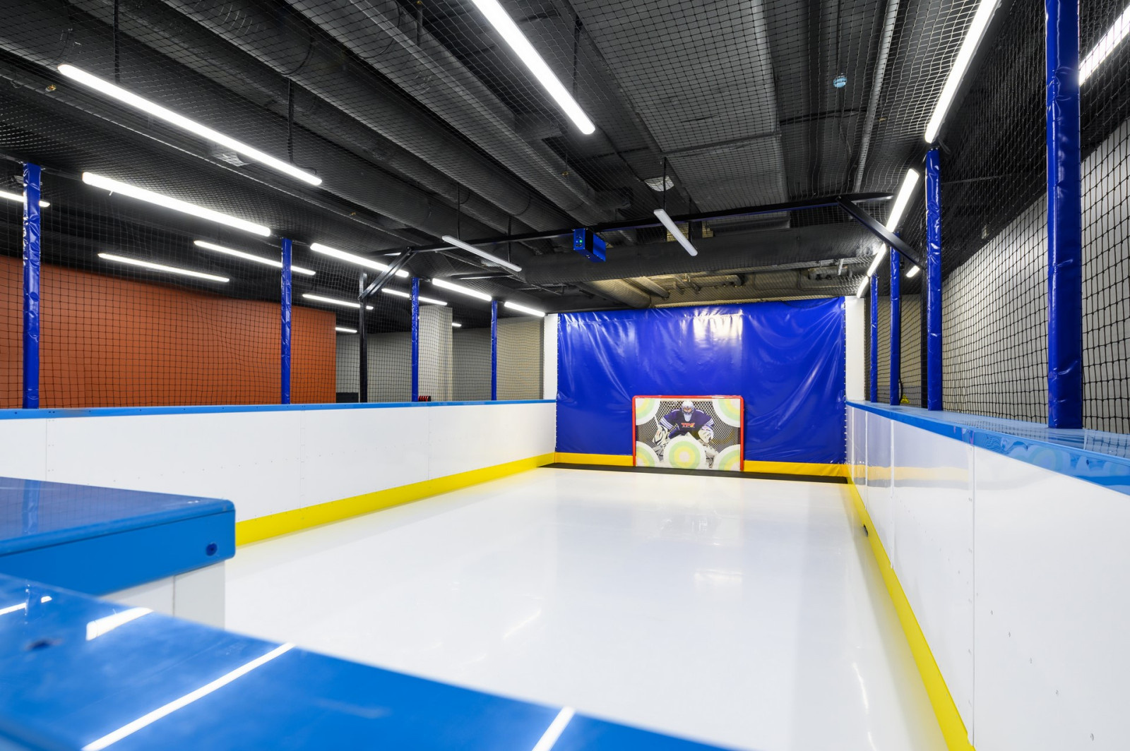 ФИЗКУЛЬТУРНО-ОЗДОРОВИТЕЛЬНЫЙ КОМПЛЕКС С КАТКОМ В ЛЕНИНГРАДСКОЙ ОБЛАСТИ