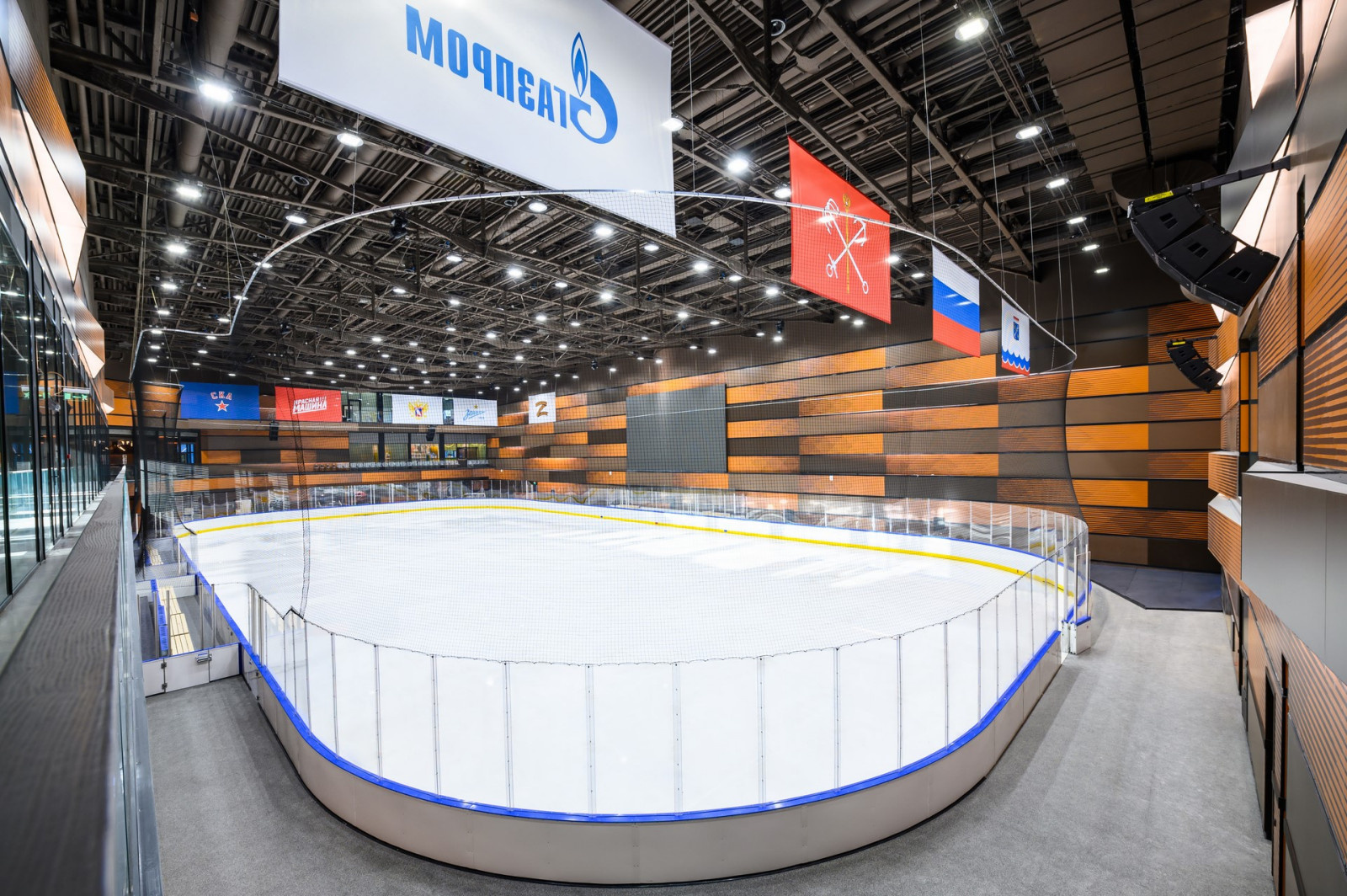 ФИЗКУЛЬТУРНО-ОЗДОРОВИТЕЛЬНЫЙ КОМПЛЕКС С КАТКОМ В ЛЕНИНГРАДСКОЙ ОБЛАСТИ