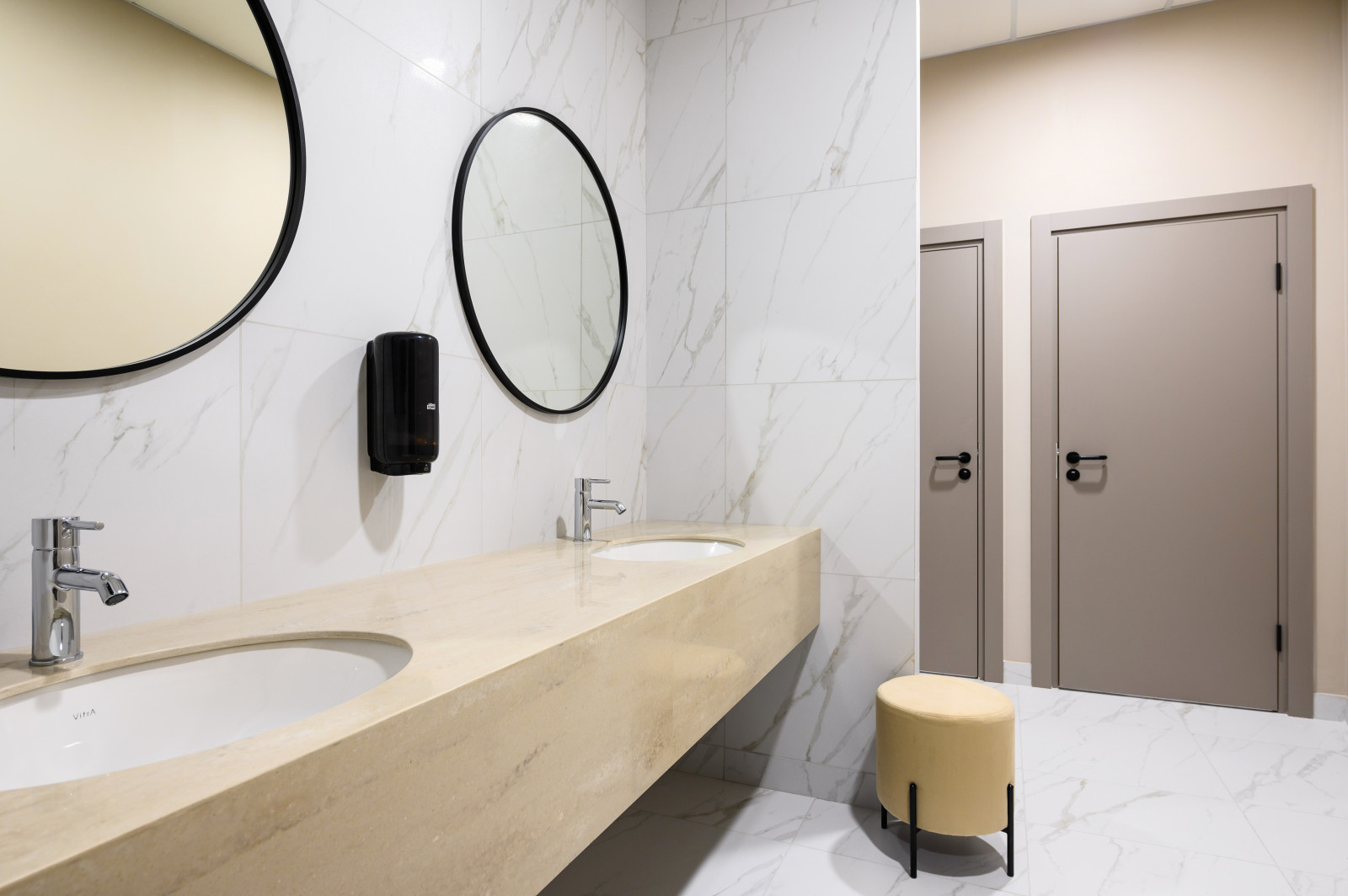 УНИВЕРСАЛЬНЫЙ СПОРТИВНЫЙ КОМПЛЕКС В ВАЛДАЕ