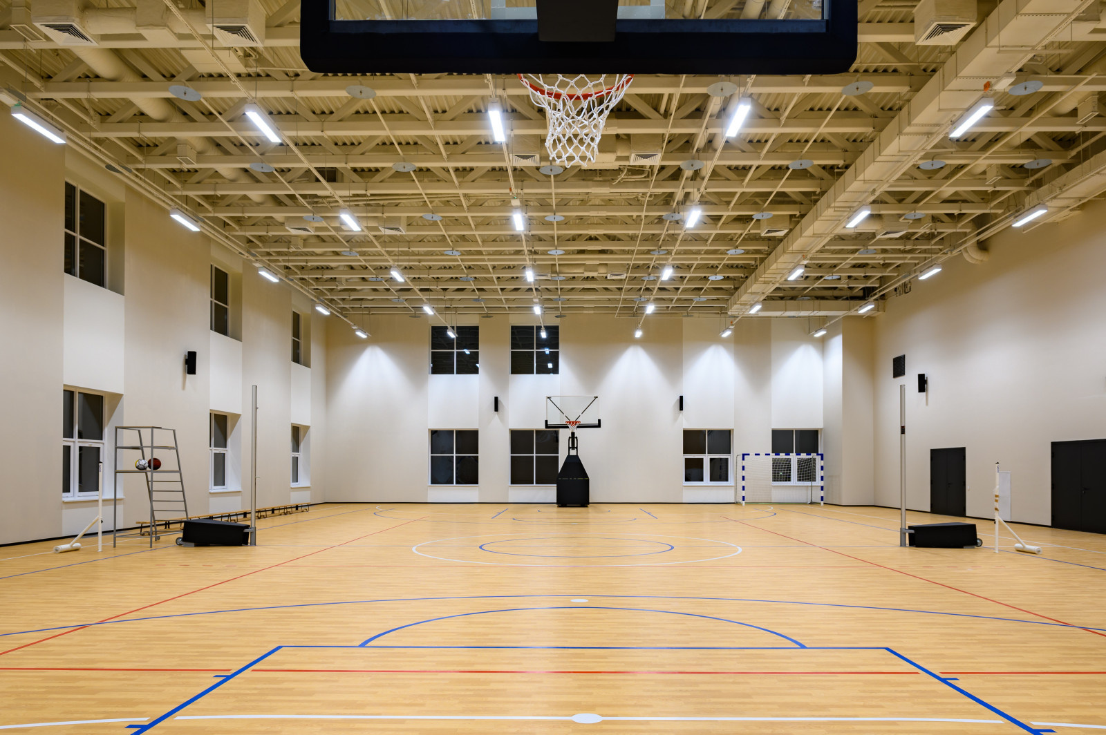 УНИВЕРСАЛЬНЫЙ СПОРТИВНЫЙ КОМПЛЕКС В ВАЛДАЕ