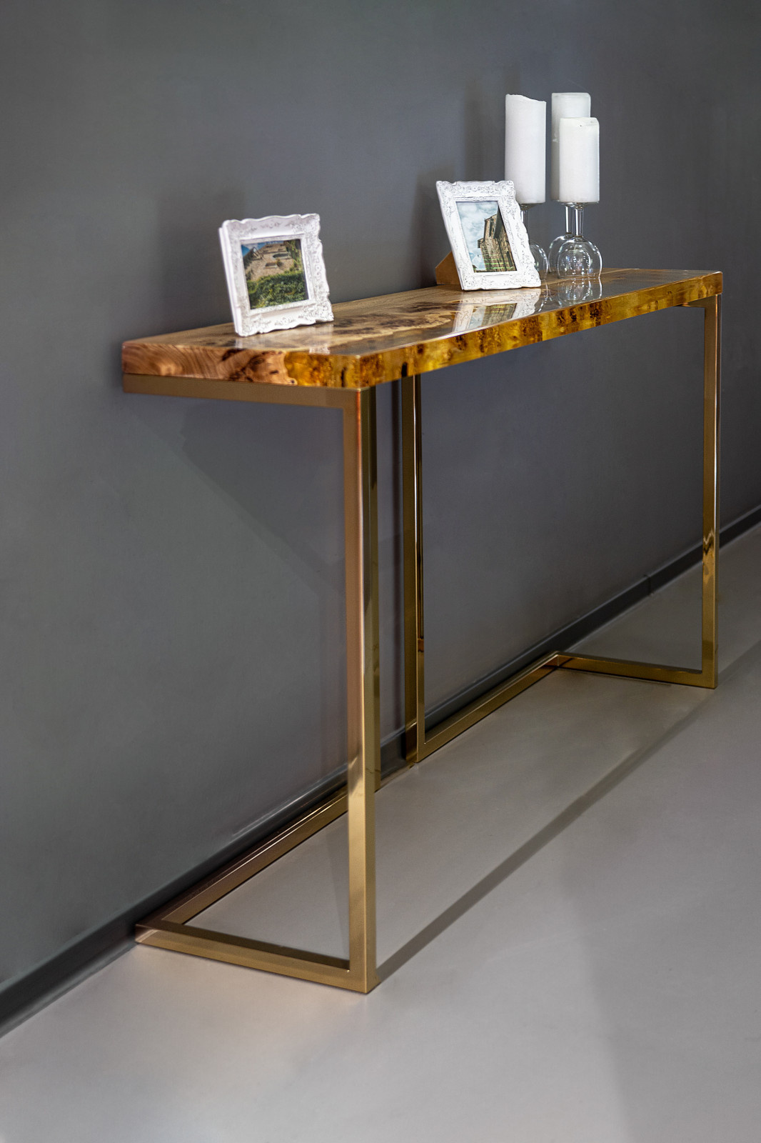 Стол консольный