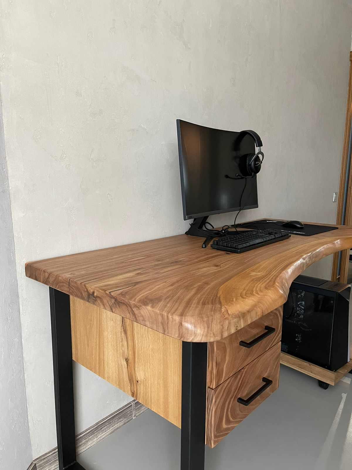 Стол компьютерный из слэба