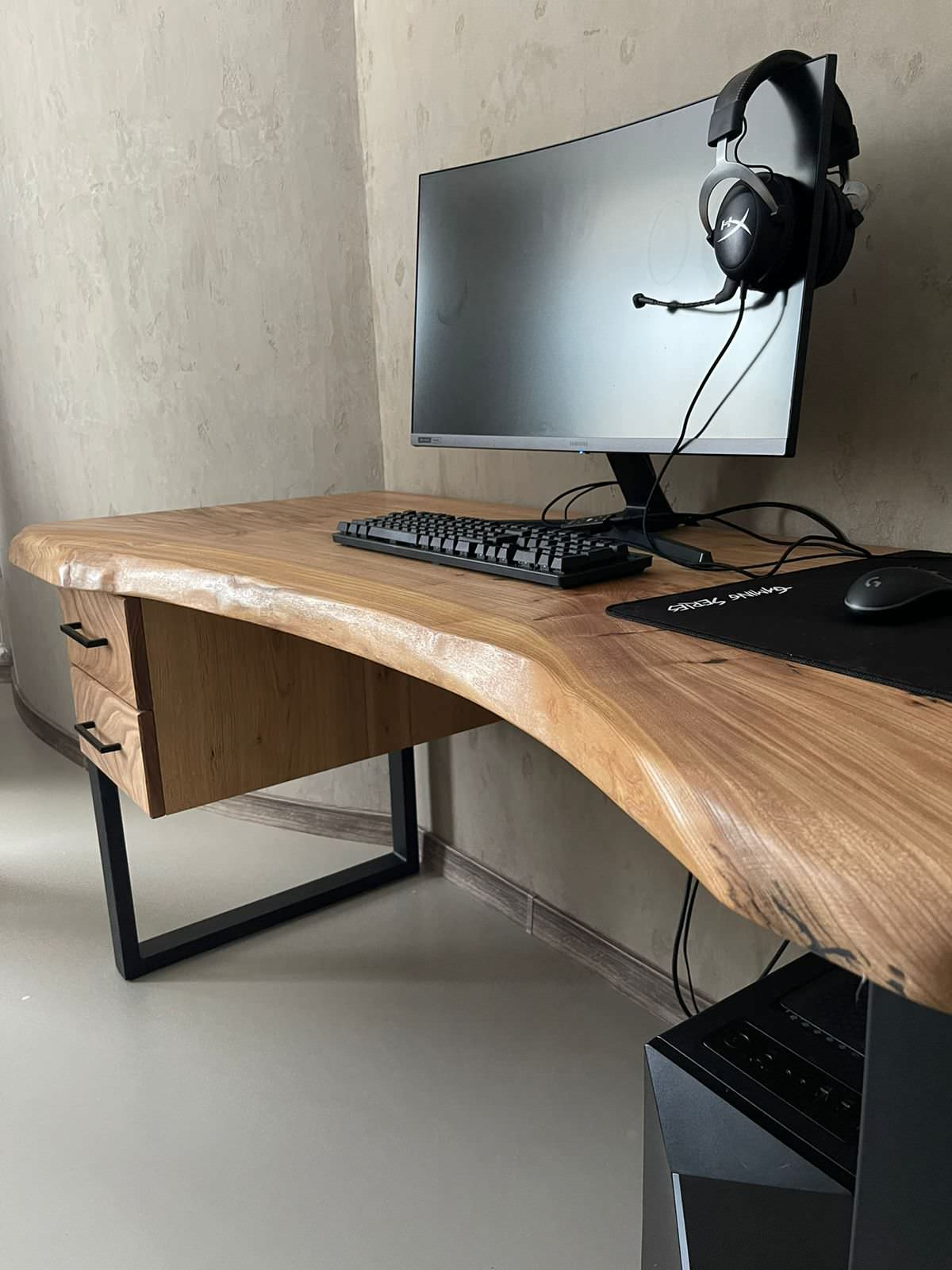 Стол компьютерный из слэба