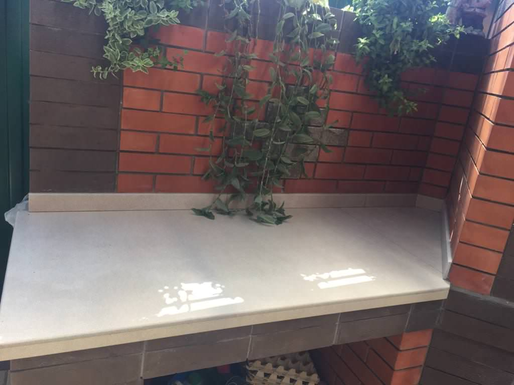 Столешница из керамогранита