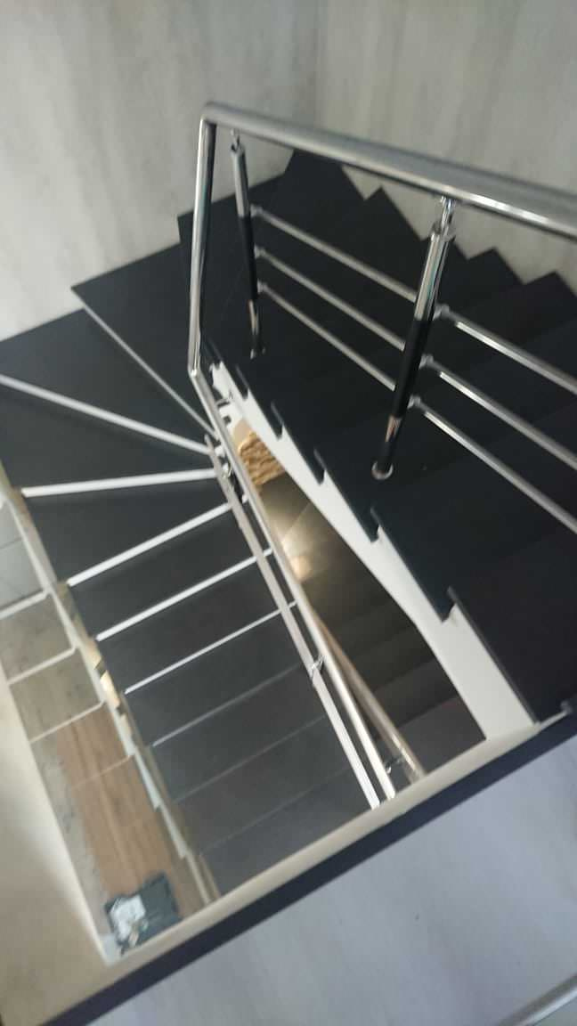 Лестница из керамогранита