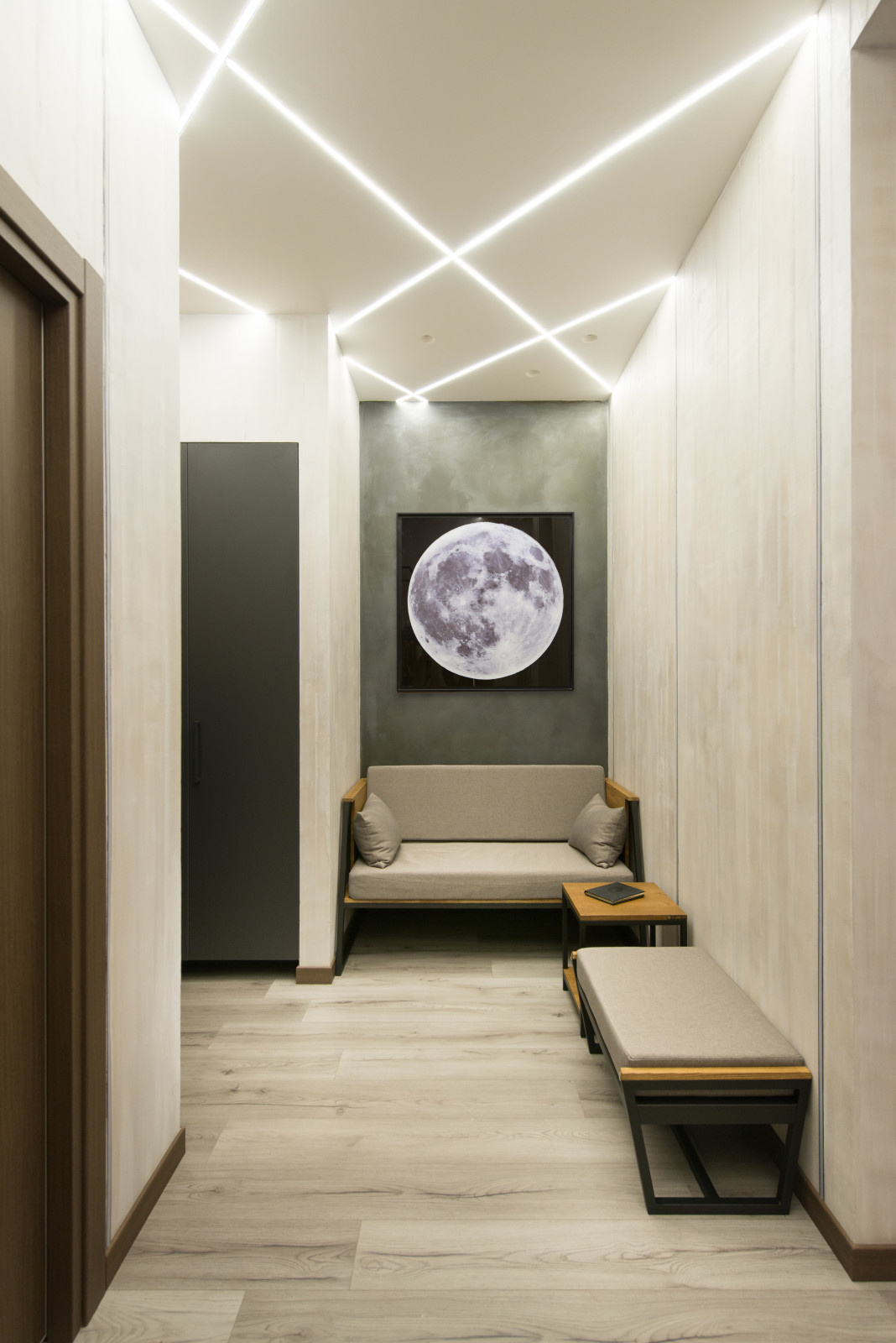 Обложка проекта: Full Moon Office