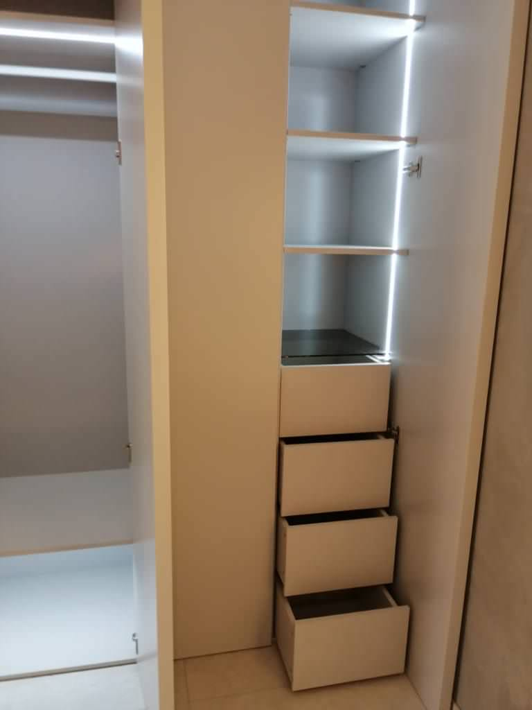 Шкаф с подсветкой