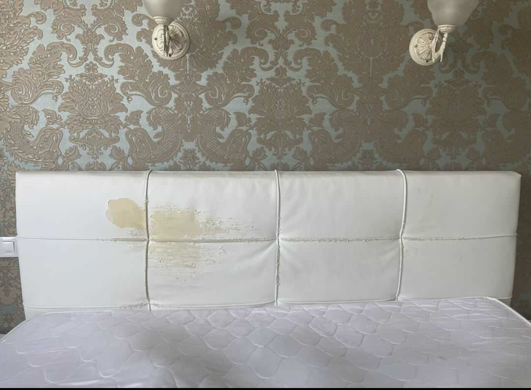 изголовье кровати