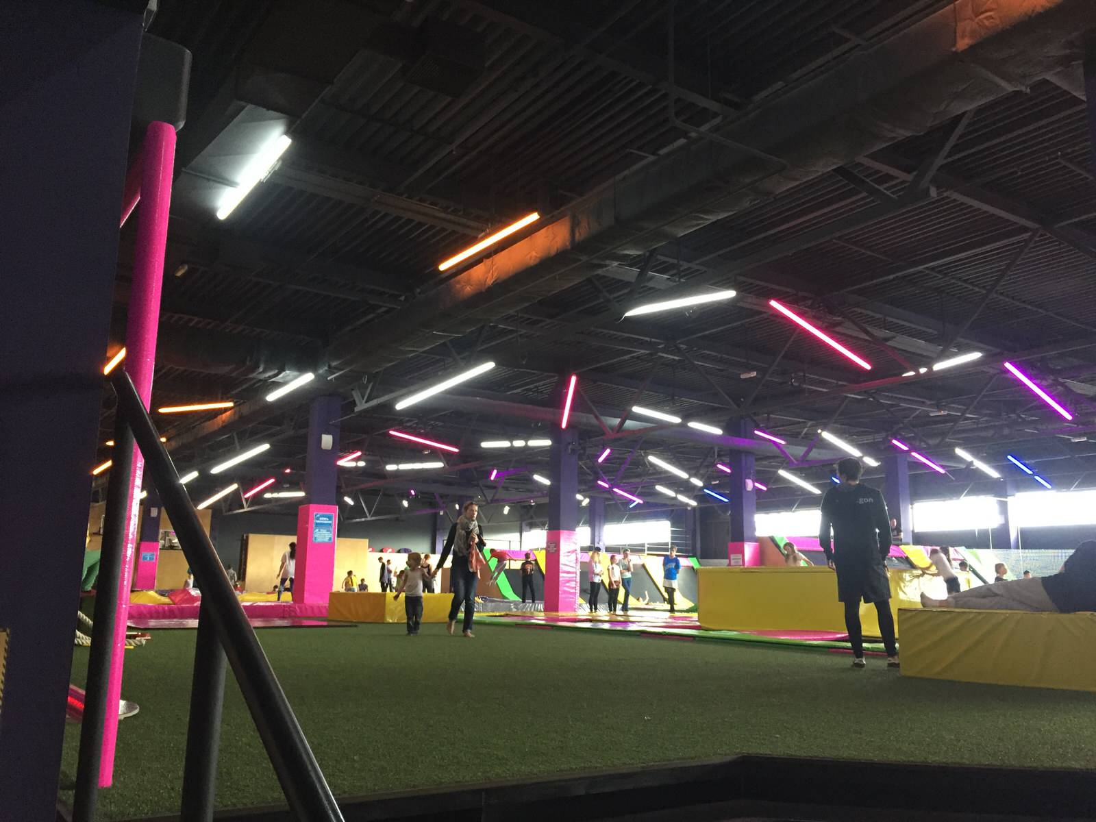 Trampoline Park "RazGon"