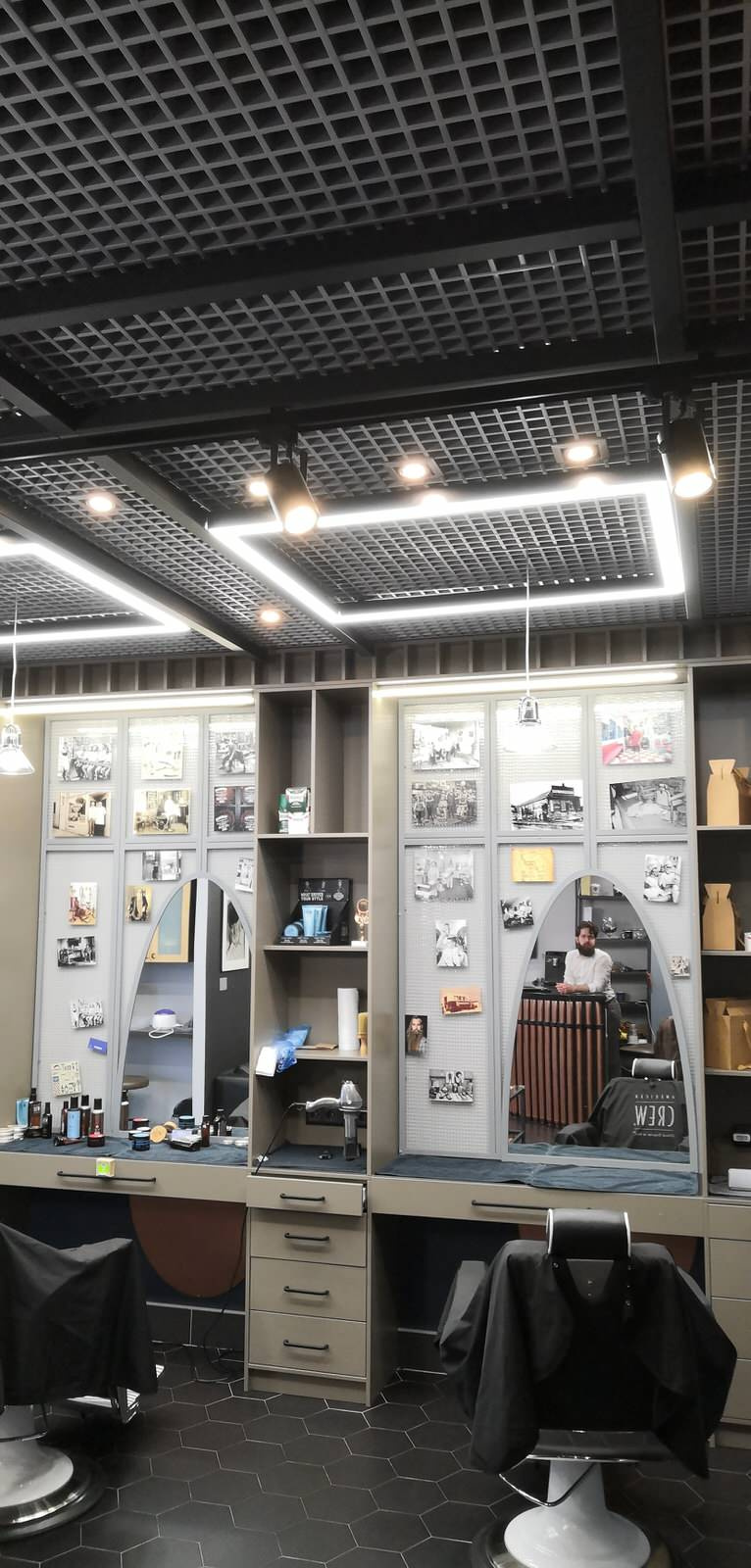 Barbershop StrongMan Lighting