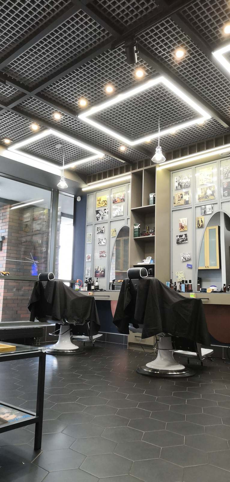 Barbershop StrongMan Lighting