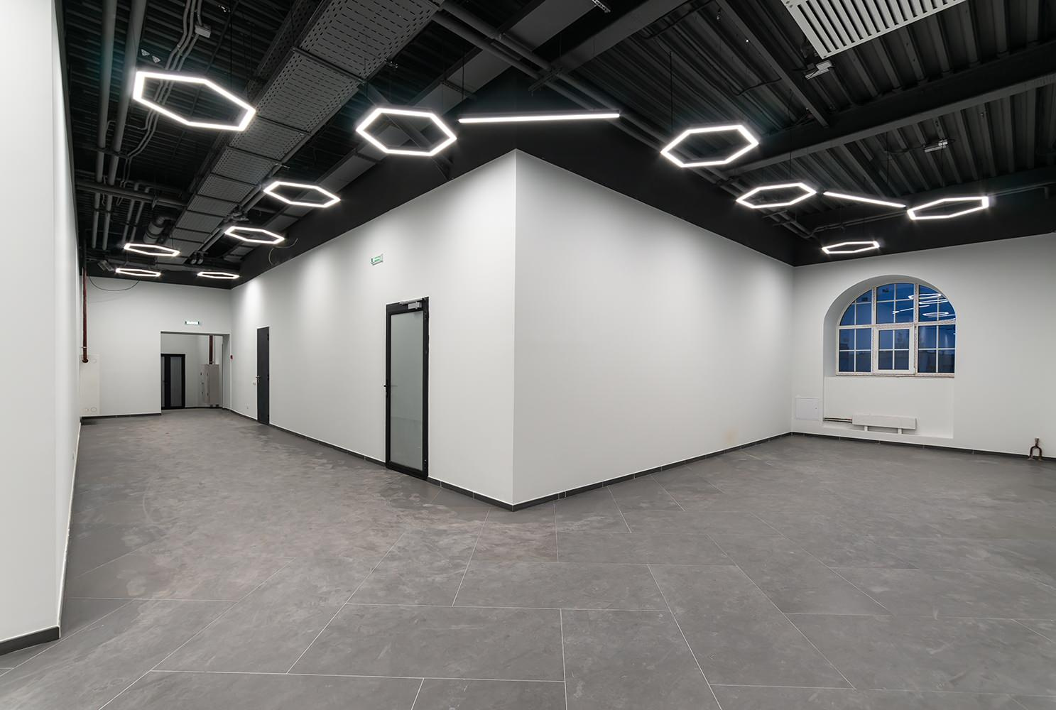 Office on Krasnogo Tekstil'shchika by Bronka Space