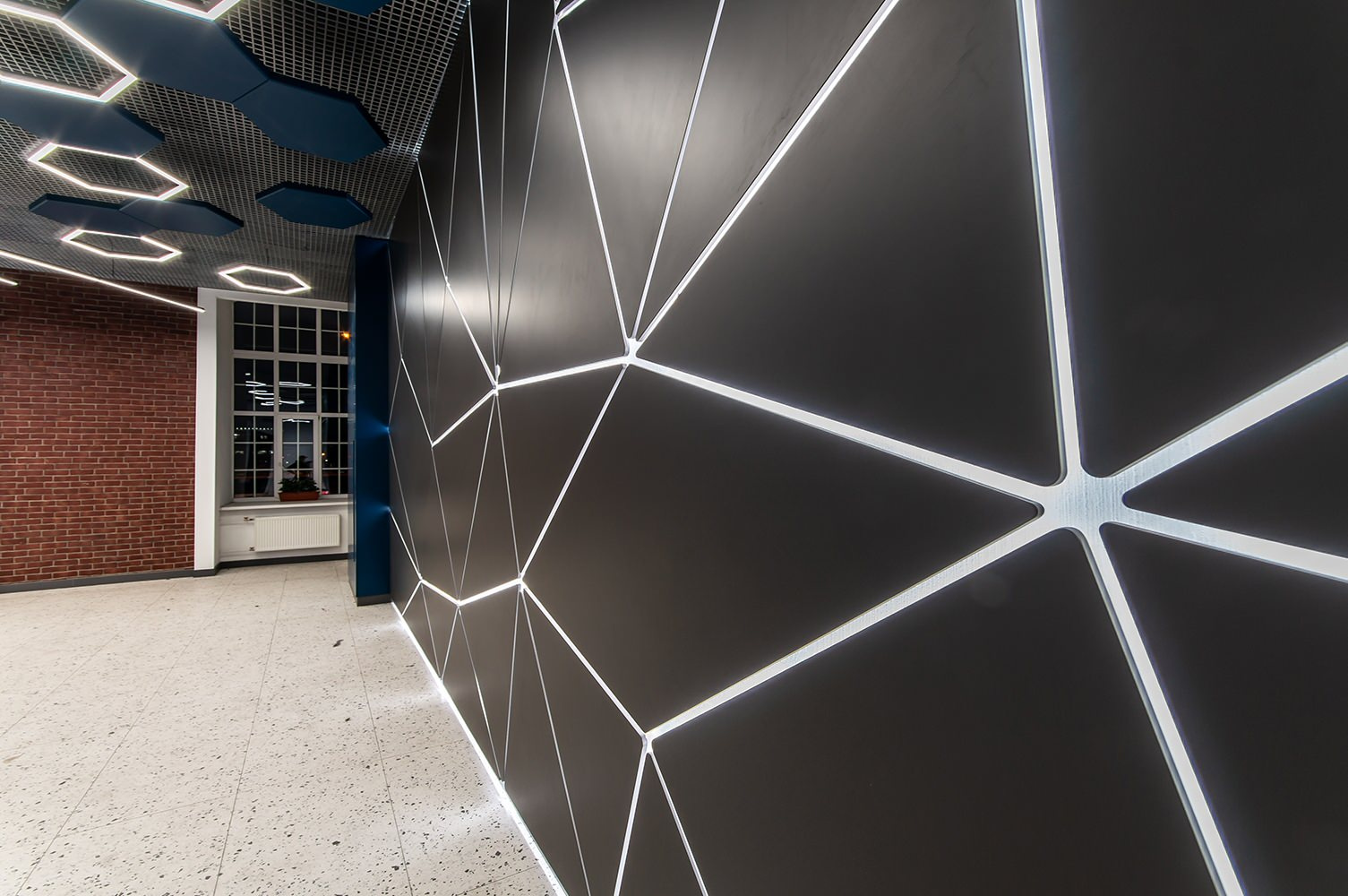 Office on Krasnogo Tekstil'shchika by Bronka Space