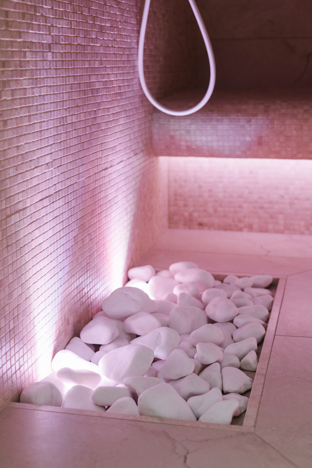 Подсветка выхода пара - светильники RGB.